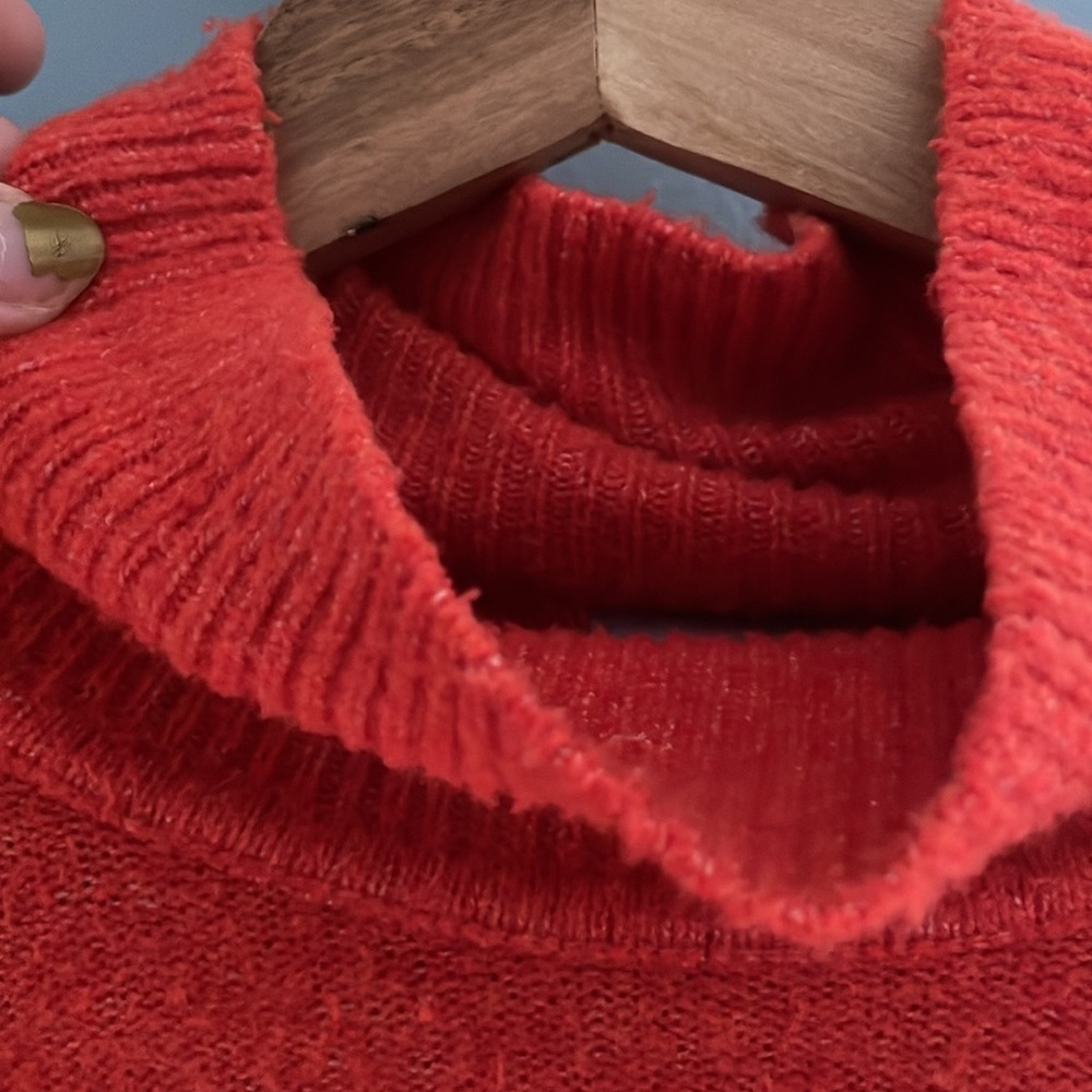 Urban Outfitters Red cropped sweater rolled hem & soft mock neck XS Balletcore - Picture 4 of 6